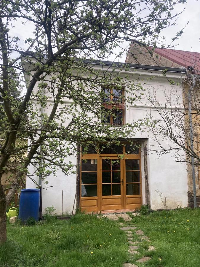 Stare Dekanstvi Utery Exterior foto